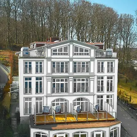 Готель Seeschloss Sellin (Rugen)